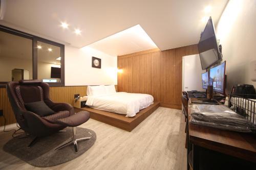 Фотографии гостиницы
The Stone Bridge Hotel Sasang