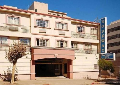 Фотография гостиницы Rodeway Inn Civic Center