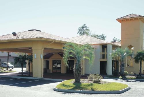 Фотография гостиницы La Quinta Inn by Wyndham Savannah I-95