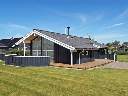 Фотография гостевого дома Holiday home Tarm III