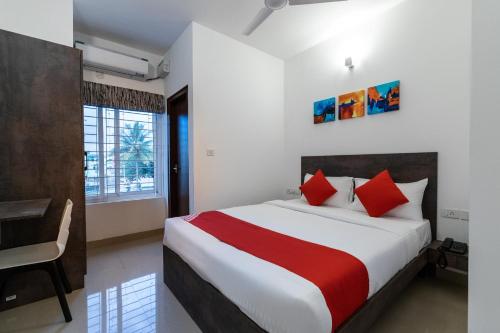 Фотография гостиницы OYO 14203 Chetana Inn