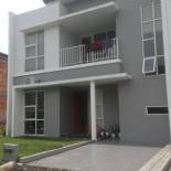 Фотография гостевого дома SleepRest @ The Home Shoutlink