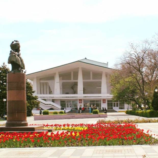 Фотография театра Аварский музыкально-драматический театр имени Гамзата Цадасы