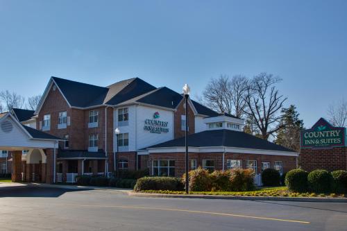 Фотография гостиницы Country Inn & Suites by Radisson, Williamsburg Historic Area, VA