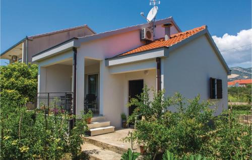 Фотография гостевого дома Two-Bedroom Holiday Home in Kastel Novi