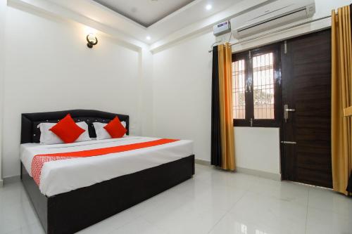 Фотография гостиницы Vaccinated Staff- OYO 62859 Krishna Cottage