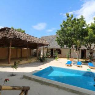 Фотографии гостиницы
Salama & Mbuyuni Bungalows