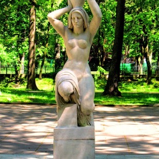 Фотография памятника Скульптура Несущая воду