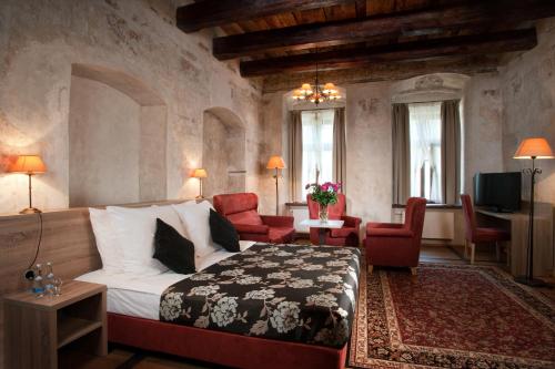 Фотография гостиницы Hotel Santi