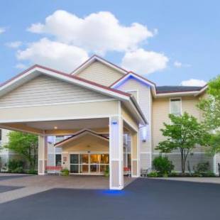 Фотографии гостиницы
Holiday Inn Express Hotel & Suites Brattleboro, an IHG Hotel