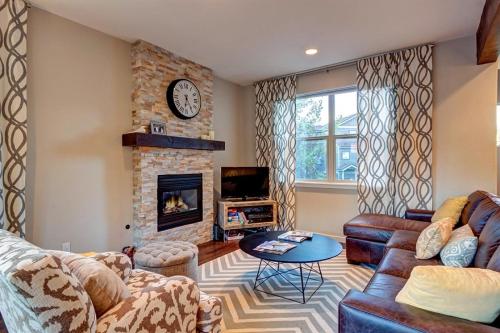 Фотография гостевого дома Crossroads Townhome 681B