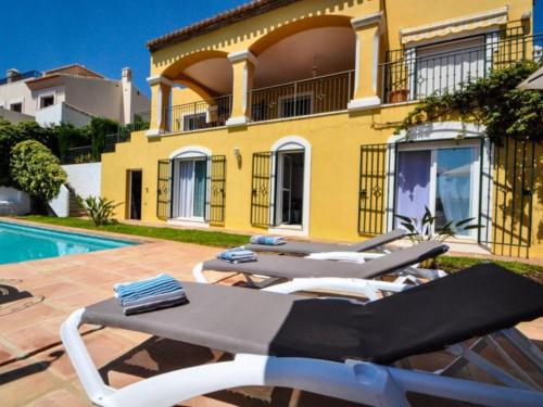 Фотография гостевого дома Cheerful Holiday Home in Salobreña with Private Pool