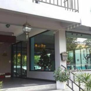 Фотографии гостиницы
Vaccinated Staff - OYO 427 Chill Apartment