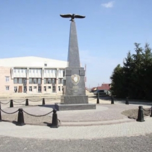 Фотография памятника Стелла Севскому полку