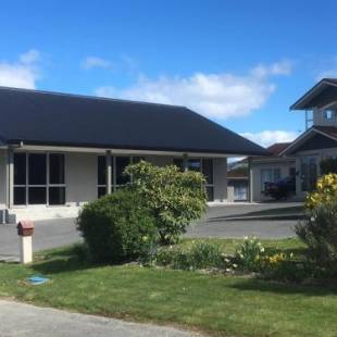 Фотографии мотеля
Kingswood Motel