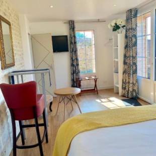 Фотографии мини отеля
Villa kahlo Omaha Beach