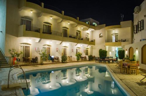 Фотографии гостиницы
New Yalla Hotel