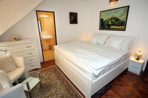 Фотография мини отеля Restaurant penzion u Buchlovskeho zamku