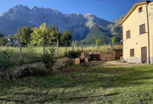 Фотография гостевого дома Casa ai piedi del monte Camicia