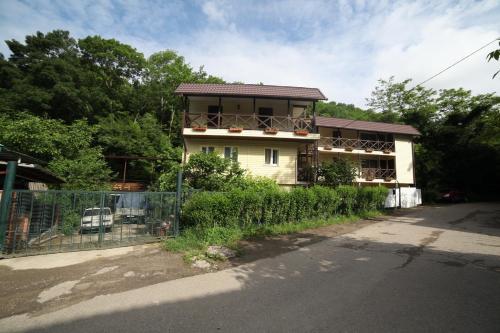 Фотографии гостевого дома
Терраса