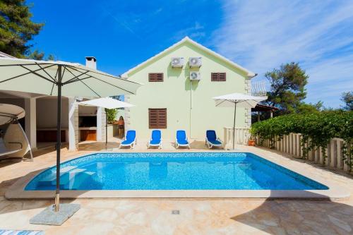 Фотография гостевого дома Seaside family friendly house with a swimming pool Brna - Vinacac, Korcula - 9266