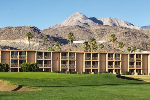 Фотография гостиницы WorldMark Palm Springs - Plaza Resort and Spa