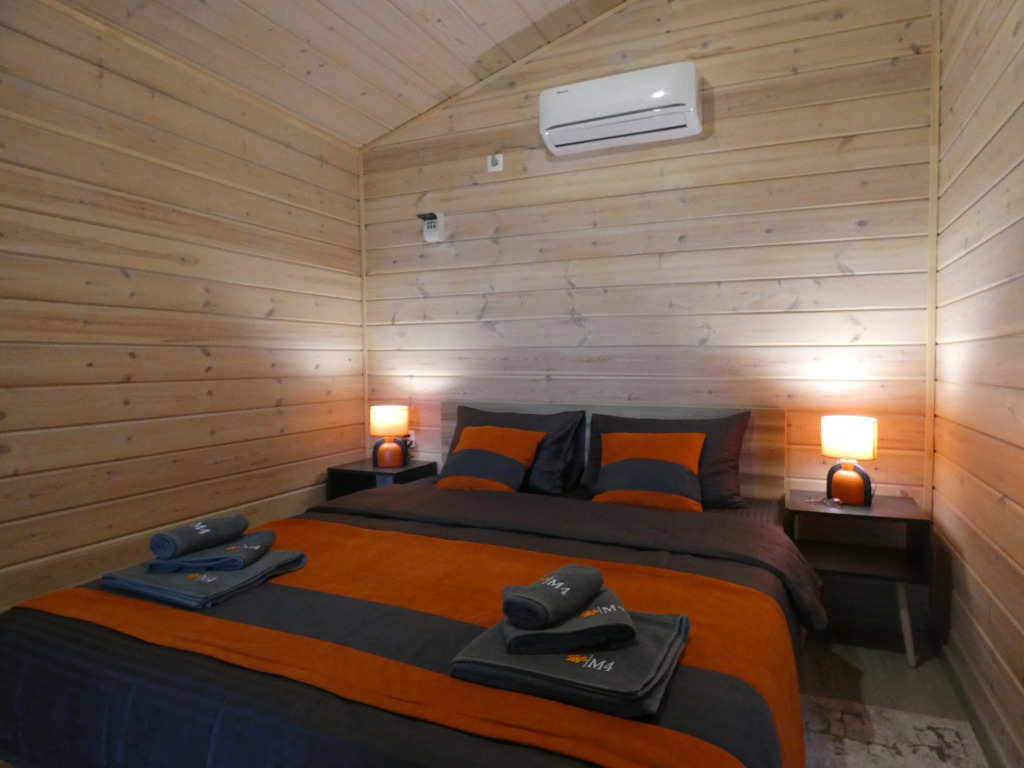 Фотография Коттеджа Частный Дом 4 с Двуспальной Кроватью