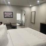 Фотография гостиницы Red Roof Inn PLUS + Galveston - Beachfront