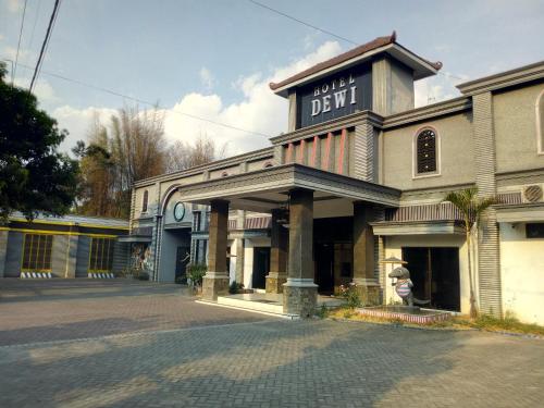 Фотография гостиницы SPOT ON 1971 Hotel Dewi