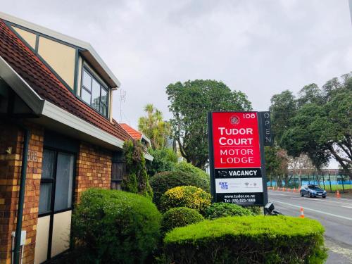 Фотография мотеля Tudor Court Motor Lodge