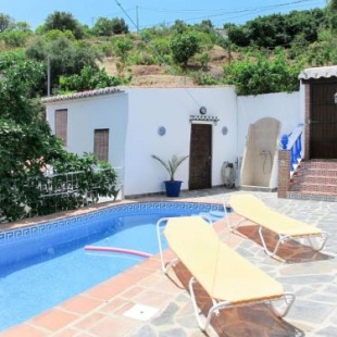 Фотография гостевого дома Holiday Home La Cordobilla - AMU172