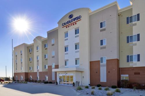 Фотография гостиницы Candlewood Suites Kansas City Northeast, an IHG Hotel