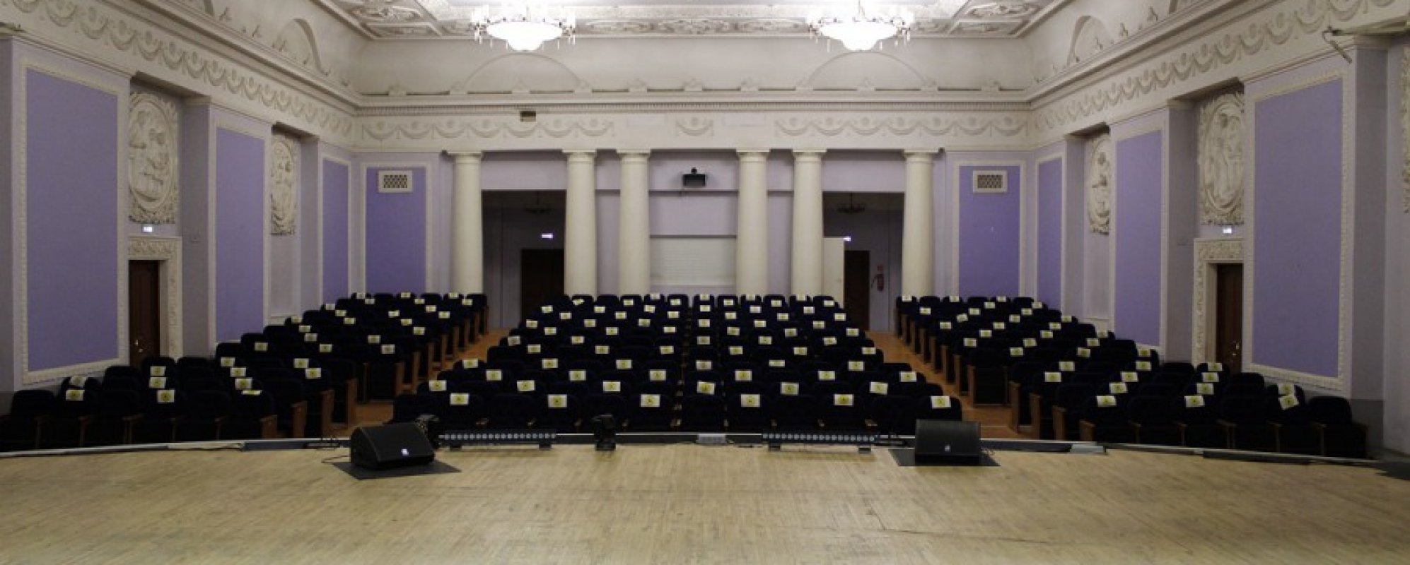 Фотографии концертного зала ЦК Эльмаш имени Глазкова Ю.П Большой зрительный зал