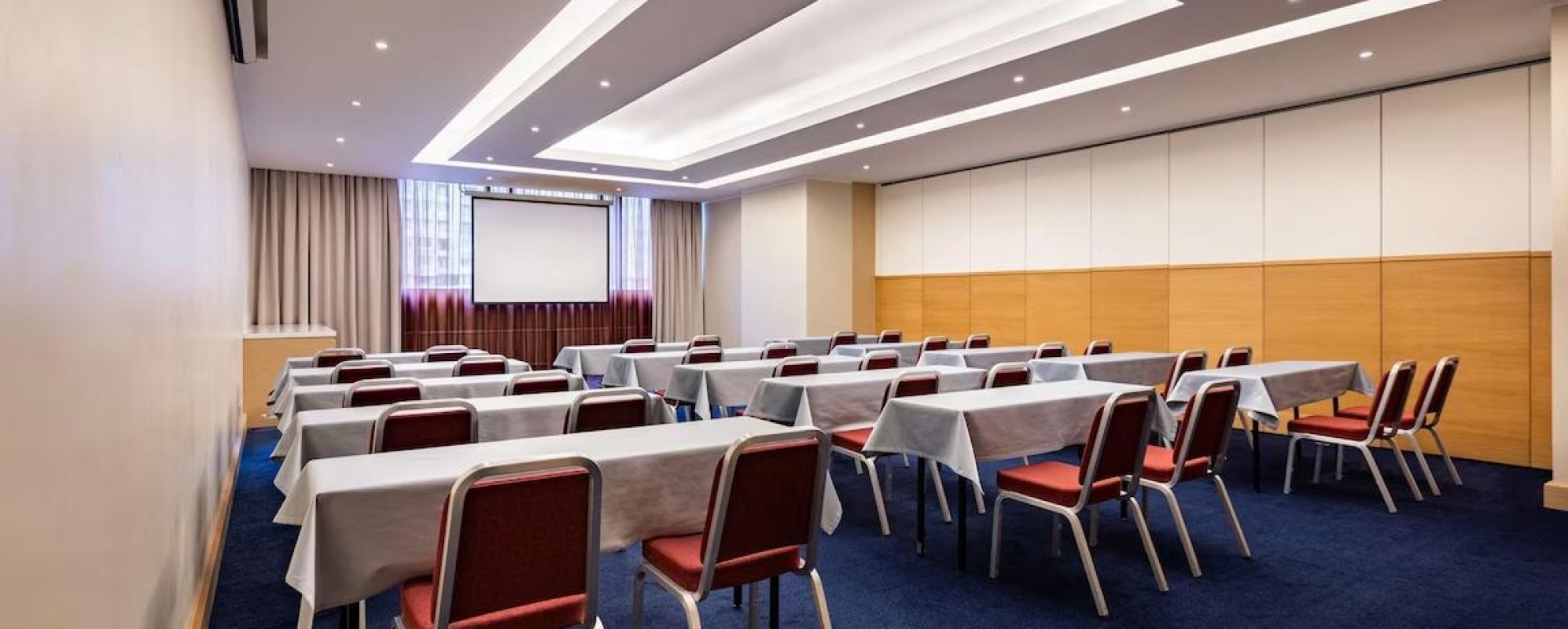 Фотографии конференц-зала Красный зал (9)