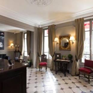 Фотографии гостиницы 
            Hôtel De La Porte Dorée