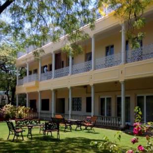 Фотографии гостиницы 
            Jai Niwas Garden Hotel