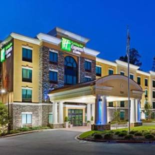Фотографии гостиницы 
            Holiday Inn Express Hotel & Suites Clemson - University Area, an IHG Hotel