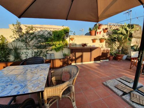 Фотография мини отеля Spanish Palace Rooms, Apartment & Terrace