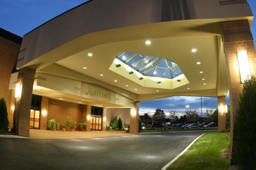 Фотография гостиницы Columbus Airport Marriott