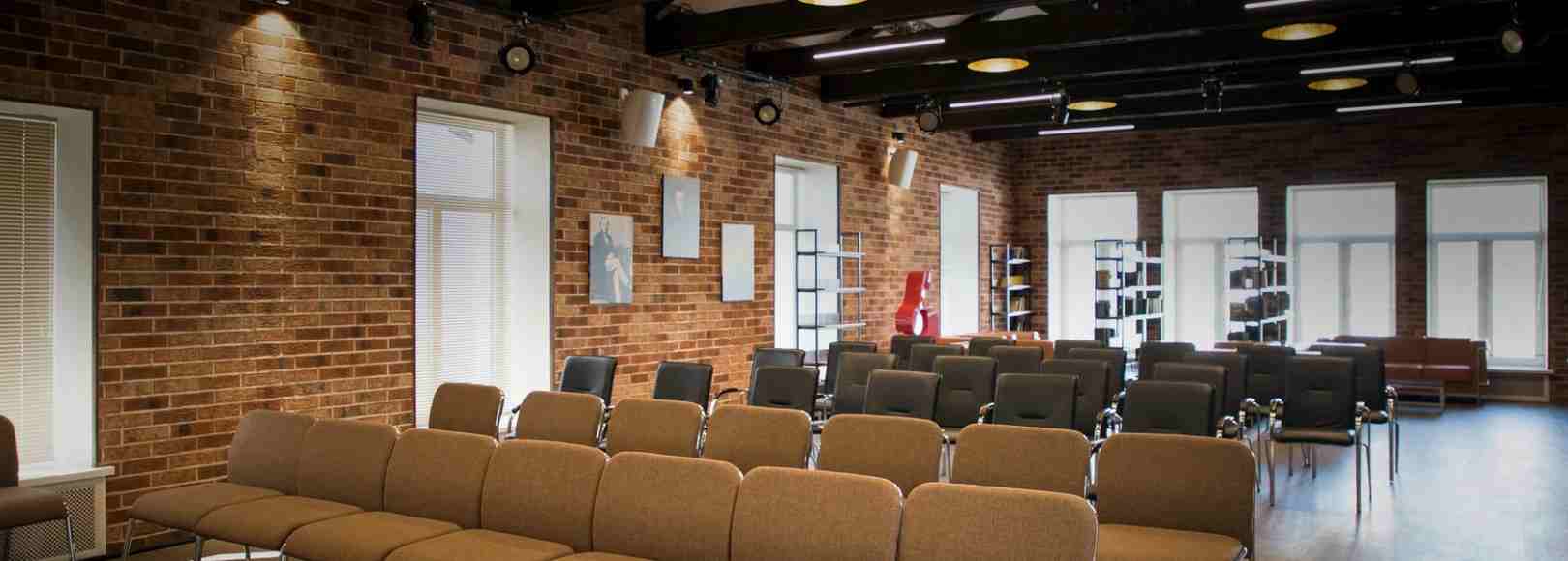 Фотография конференц-зала КЦ имени А.С.Пушкина Молодежная студия