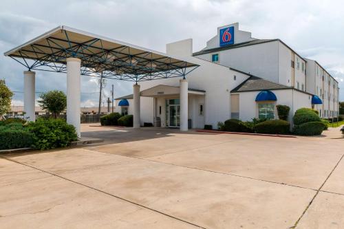 Фотография гостиницы Motel 6-San Antonio, TX - South