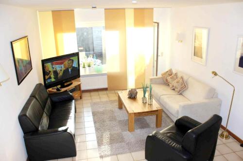 Фотография гостевого дома 3 bedrooms house with enclosed garden and wifi at Sylt Ost 1 km away from the beach