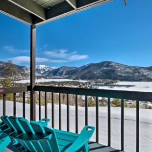 Фотография гостевого дома Updated Mtn Condo with Views and Deck Less Than 1 Mi to Lake!