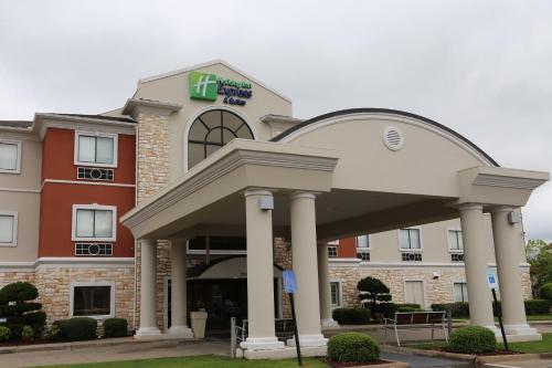 Фотография гостиницы Holiday Inn Express Hotel & Suites Greenville, an IHG Hotel