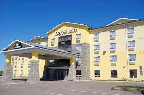 Фотография гостиницы Days Inn by Wyndham Grande Prairie