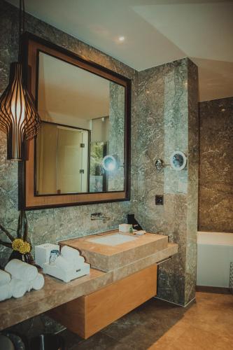 Фотография гостиницы The Westin Shimei Bay Resort