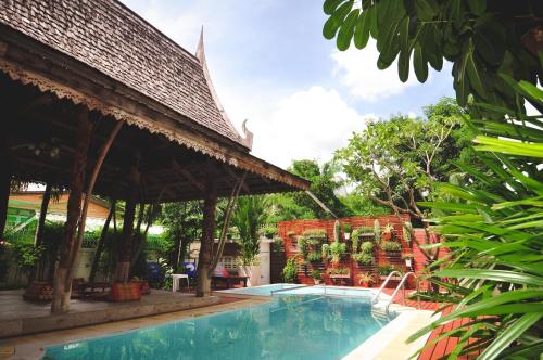 Фотография гостиницы Charlie House Pin Klao