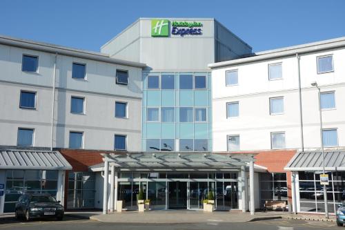 Фотографии гостиницы
Holiday Inn Express Leigh - Sports Village, an IHG Hotel