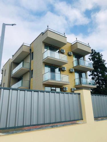 Фотография апарт отеля White-House