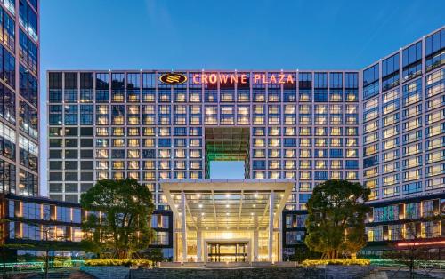Фотография гостиницы Crowne Plaza Shenzhen Longgang City Centre, an IHG Hotel
